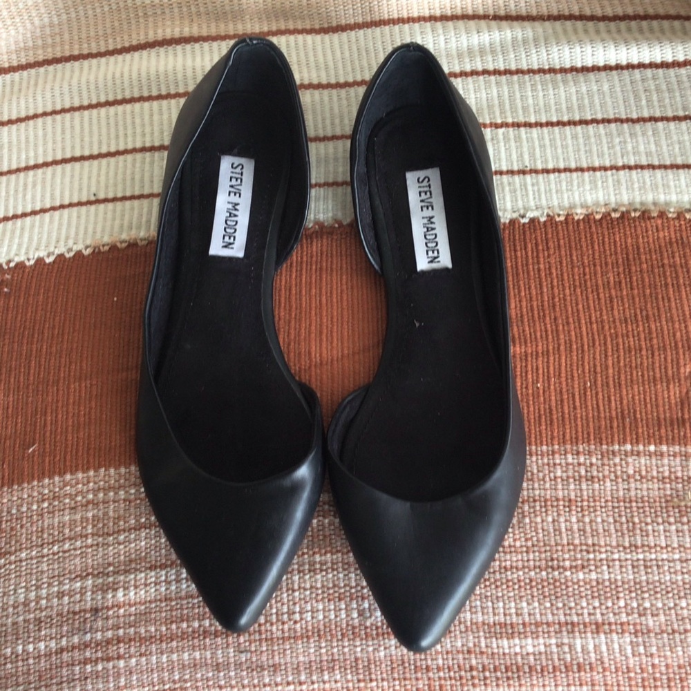Steve Madden black flats